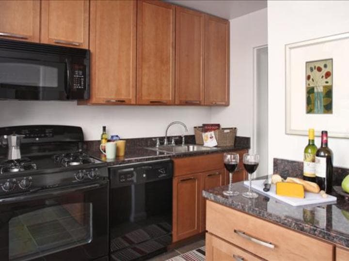Primary Photo - 243 E 27TH St