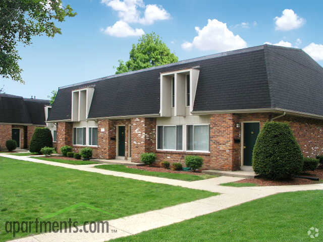 Community - Townehouse Village Apartments