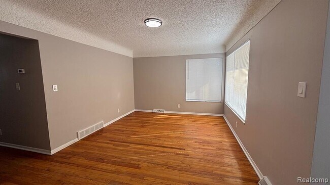 Foto del edificio - 28758 Leona St