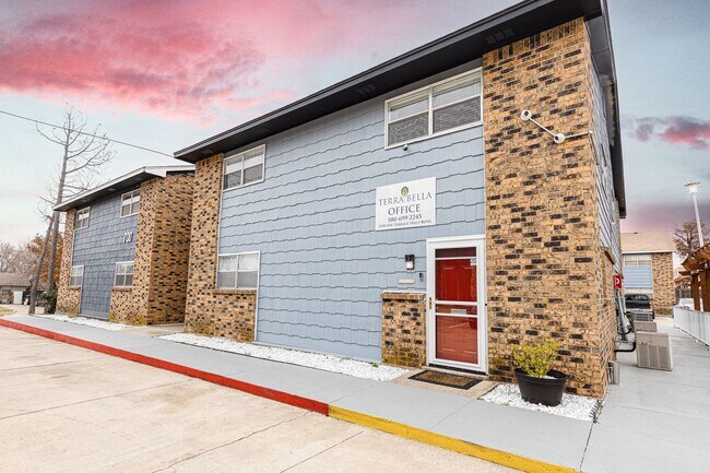 Foto del edificio - Luxury 2bed/1bath Apartment Home