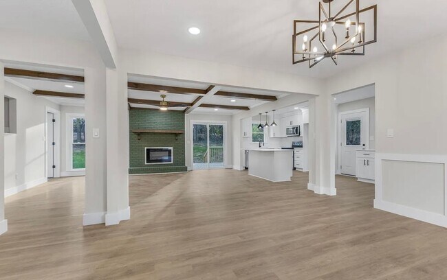 Foto del edificio - Move in Ready Stunning 4/3 Close To Everything In Greenville!