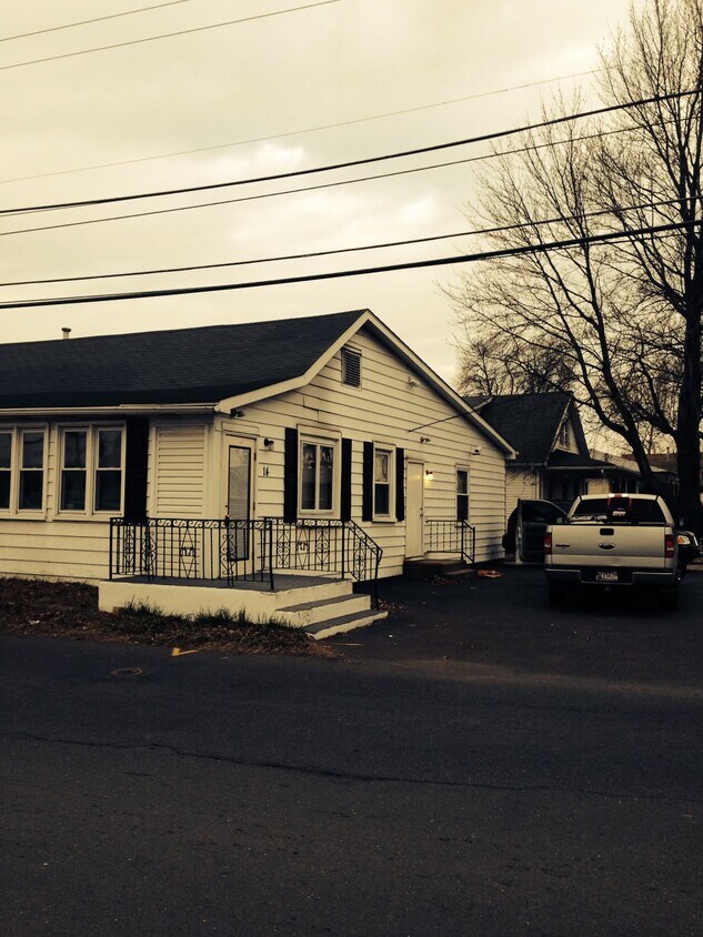 Primary Photo - 14 Grieb Ave