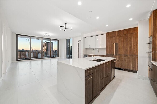 Foto del edificio - 301 1st St S