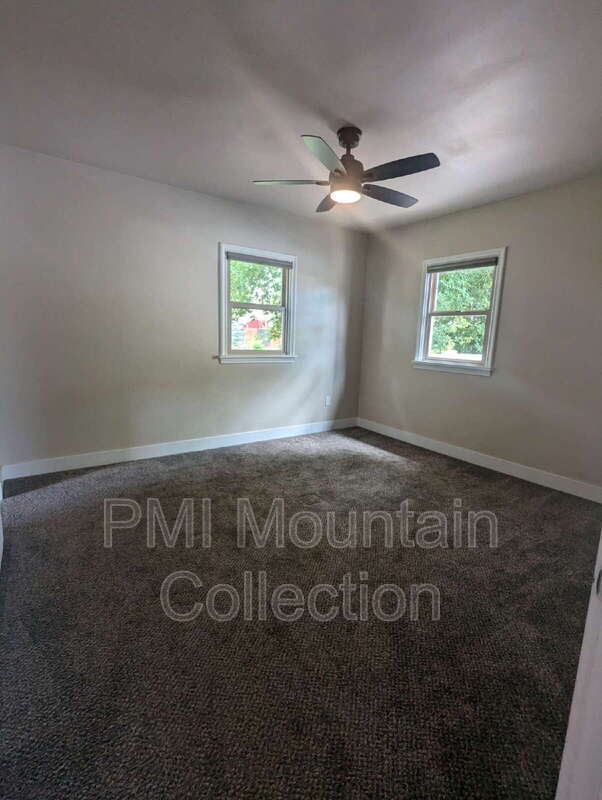 Building Photo - 249 S 400 E