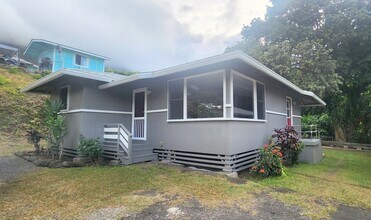 Building Photo - 41-978B Waikupanaha St