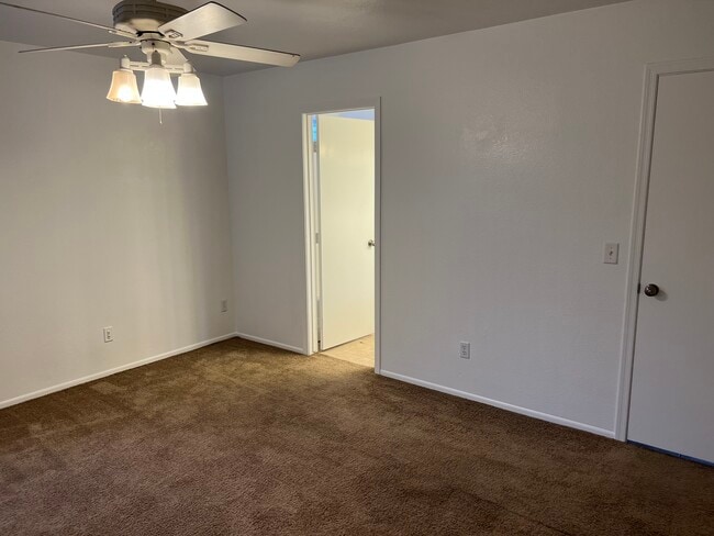 Building Photo - 2817 W Muriel Dr