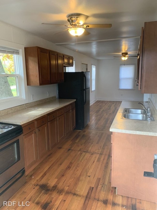 Building Photo - 2 br, 1 bath House - 3315 Valley Dr