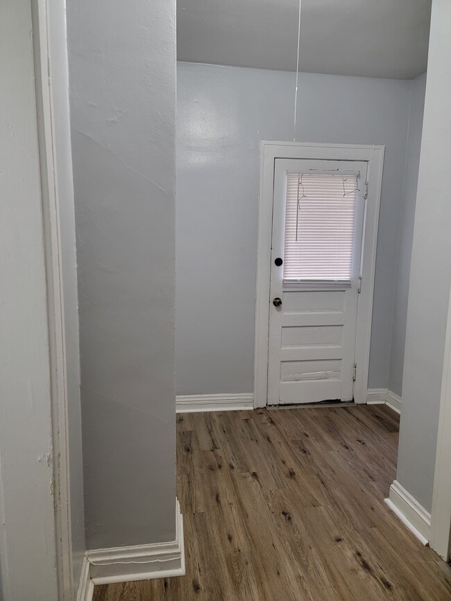 2006 Waterbury Rd Unit 20, Lakewood, OH 44107 Apartments in Lakewood