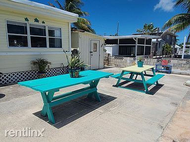 Foto del edificio - 3 br, 1 bath House - 25013 Center St