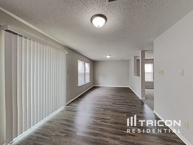 Building Photo - 3310 Carica Dr