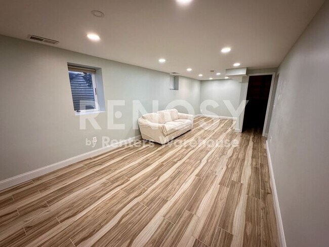 Foto del edificio - 5 Bedroom 3 Bathroom Single Family Home in Burnsville