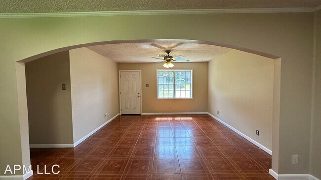 Foto del edificio - 3 br, 1.5 bath House - 107 Westside Dr