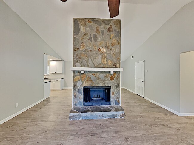 Building Photo - 3209 Meadowlark Ln NW