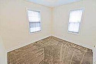 Building Photo - 421 W 6th St