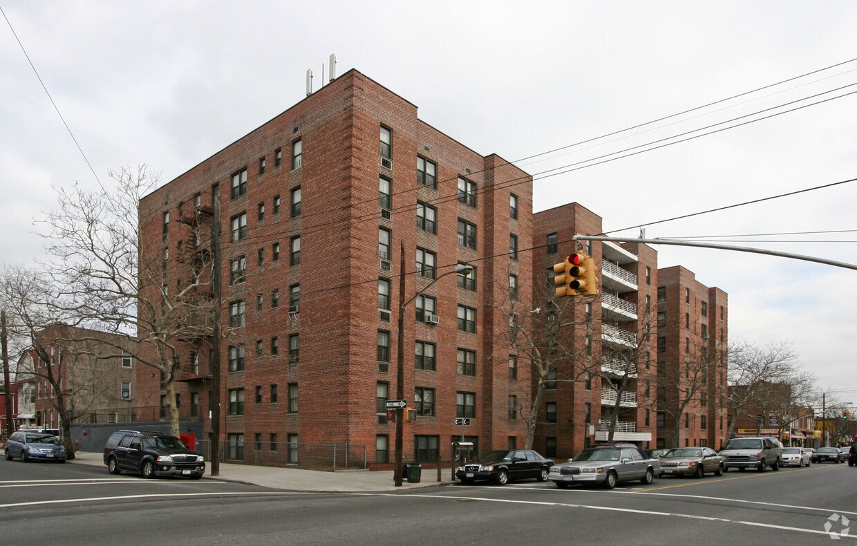 Primary Photo - 4411 Church Ave