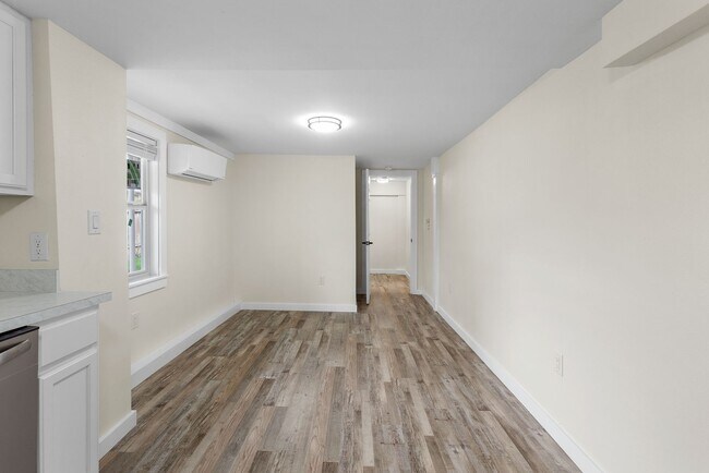 Foto del edificio - Updated 1 Bedroom / 1 Bathroom Apartment - Close to Campus