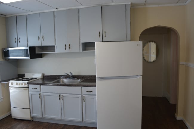 Building Photo - 1654 Miller St