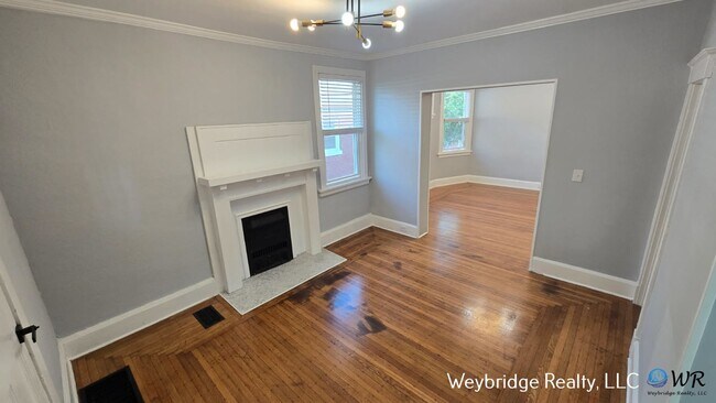 Building Photo - 923 Rogers Pl