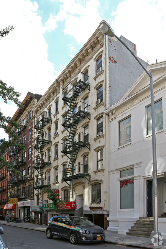Primary Photo - 123 Elizabeth St