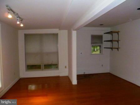 Primary Photo - 302 Waterloo St