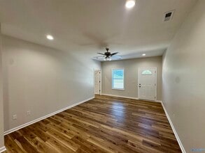 Building Photo - 16592 Jamilynn Dr