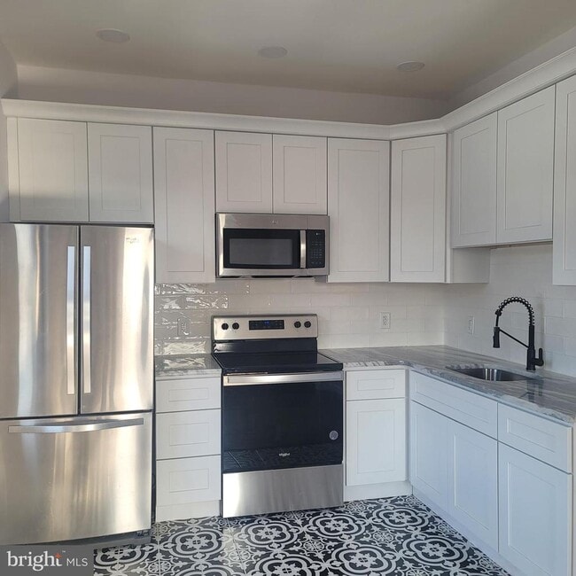 Building Photo - 401 Shurs Ln