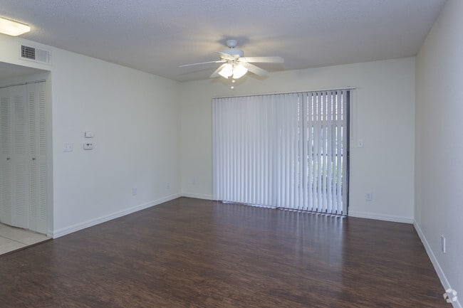 Interior Photo - Oasis Naples Apartments