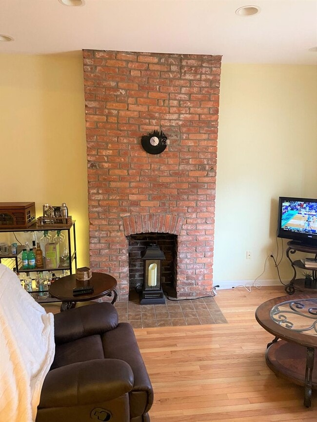 Photo - 5552 Avondale Pl Apartment