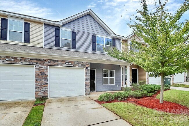 Foto del edificio - 7107 Adare Mews Rd