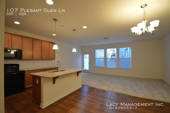 Foto del edificio - 107 Pleasant Glen Ln
