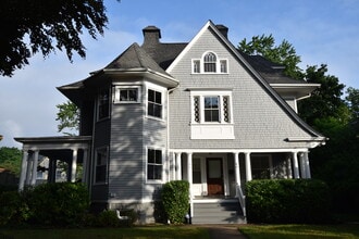 Building Photo - 94 Midland Ave