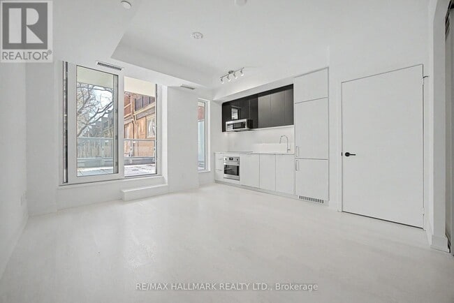 Building Photo - 308 Jarvis St