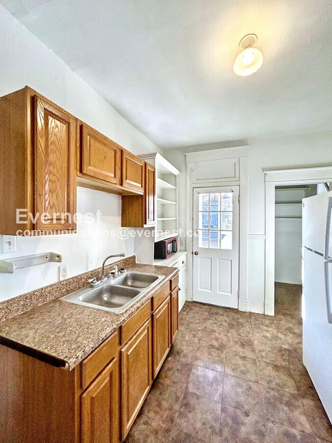 Building Photo - 3114 Barton Ave