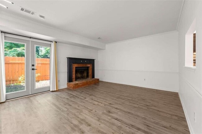 Building Photo - 732 Jamestown Crossing