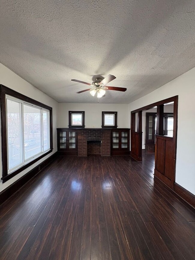 Building Photo - Large three bedroom one bathroom home for rent