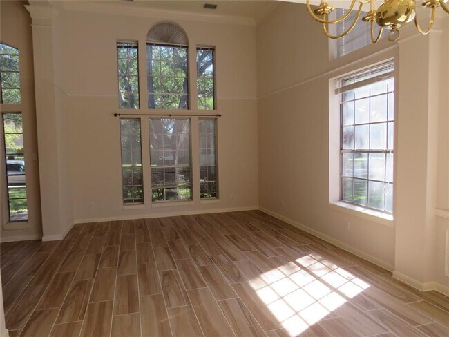Foto del edificio - 2302 Plantation Bend Dr