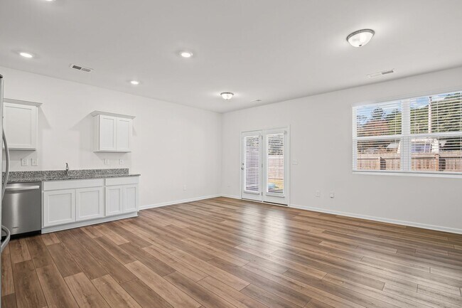 Foto del edificio - Welcome home! Beautiful 2 bedroom, 2.5 bathroom townhome located in Cartersville! Must see!