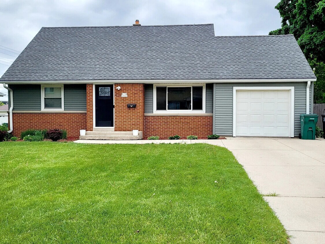 Foto principal - W158N9026 Charles Dr