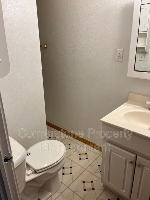 Foto del edificio - 2222 8th Ave S