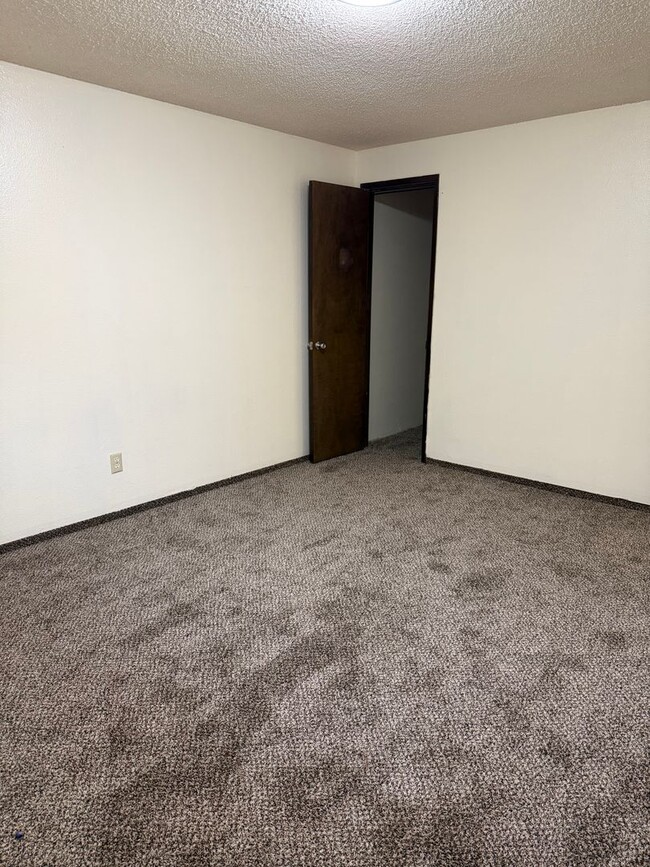 Foto del edificio - 2-bedroom duplex