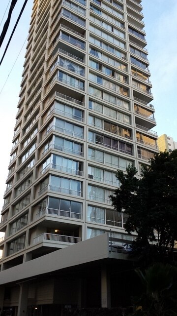 Outside of the bldg. - 2421 Tusitala St