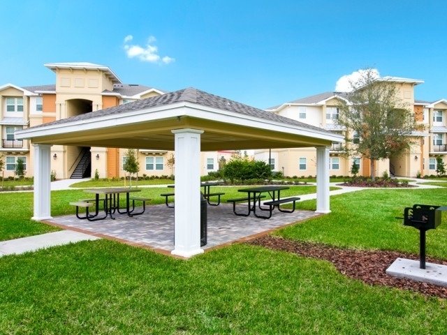 Pavillion - Osceola Pointe Apartment Homes