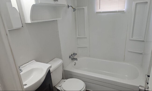 Foto del edificio - 3 bedroom 2 bath - SE 70th and I-35