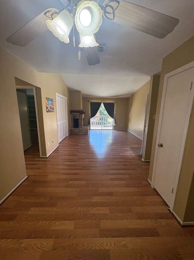 Foto del edificio - 10555 Turtlewood Ct