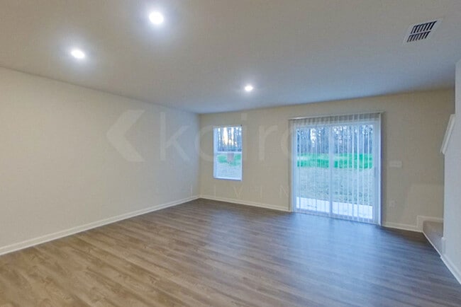 Building Photo - 320 Ironwood Ct