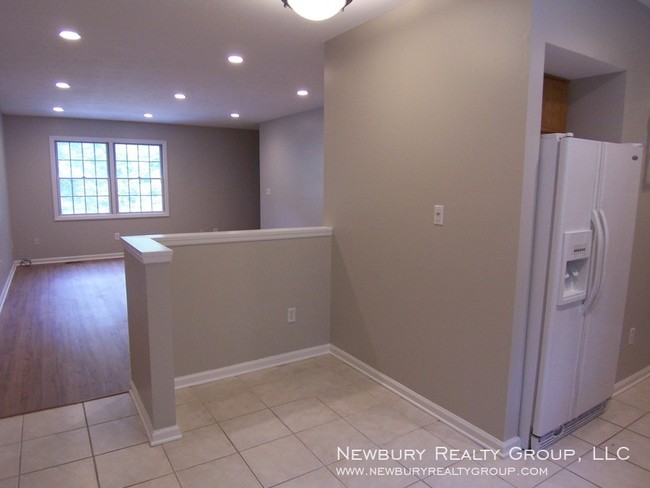 Building Photo - 113 Banksville Pl
