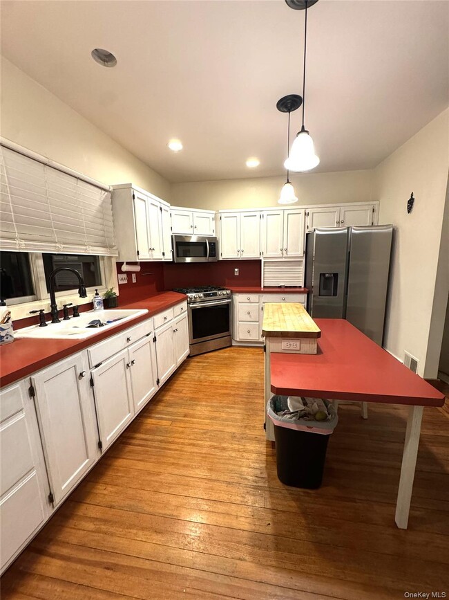 Building Photo - 116 Castle Heights Ave