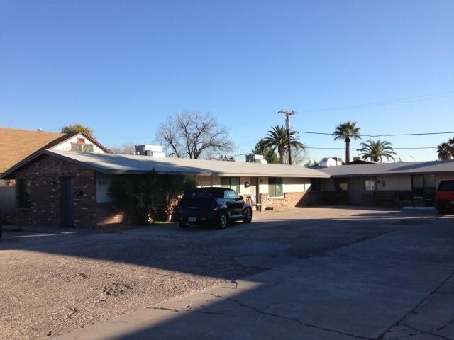 Building Photo - 521 W Highland Ave