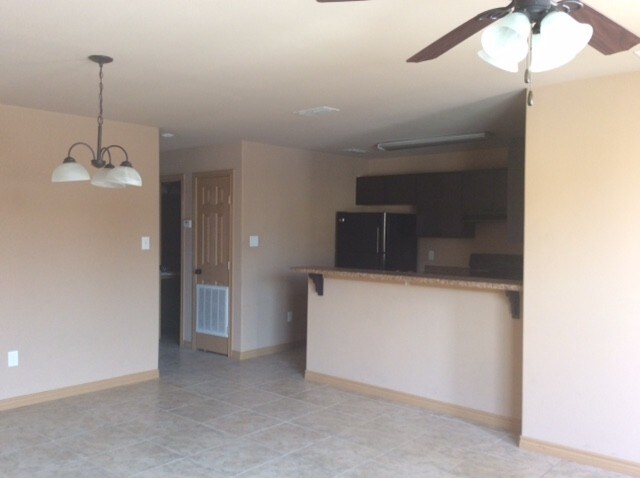 Building Photo - 5610 Doc Sigi Perez Loop