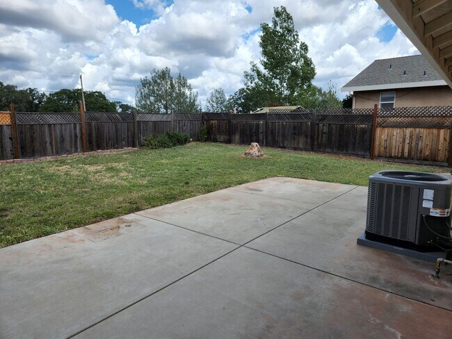 Foto del edificio - Great 3 Bedroom 2 Bath Home located in Smartsville